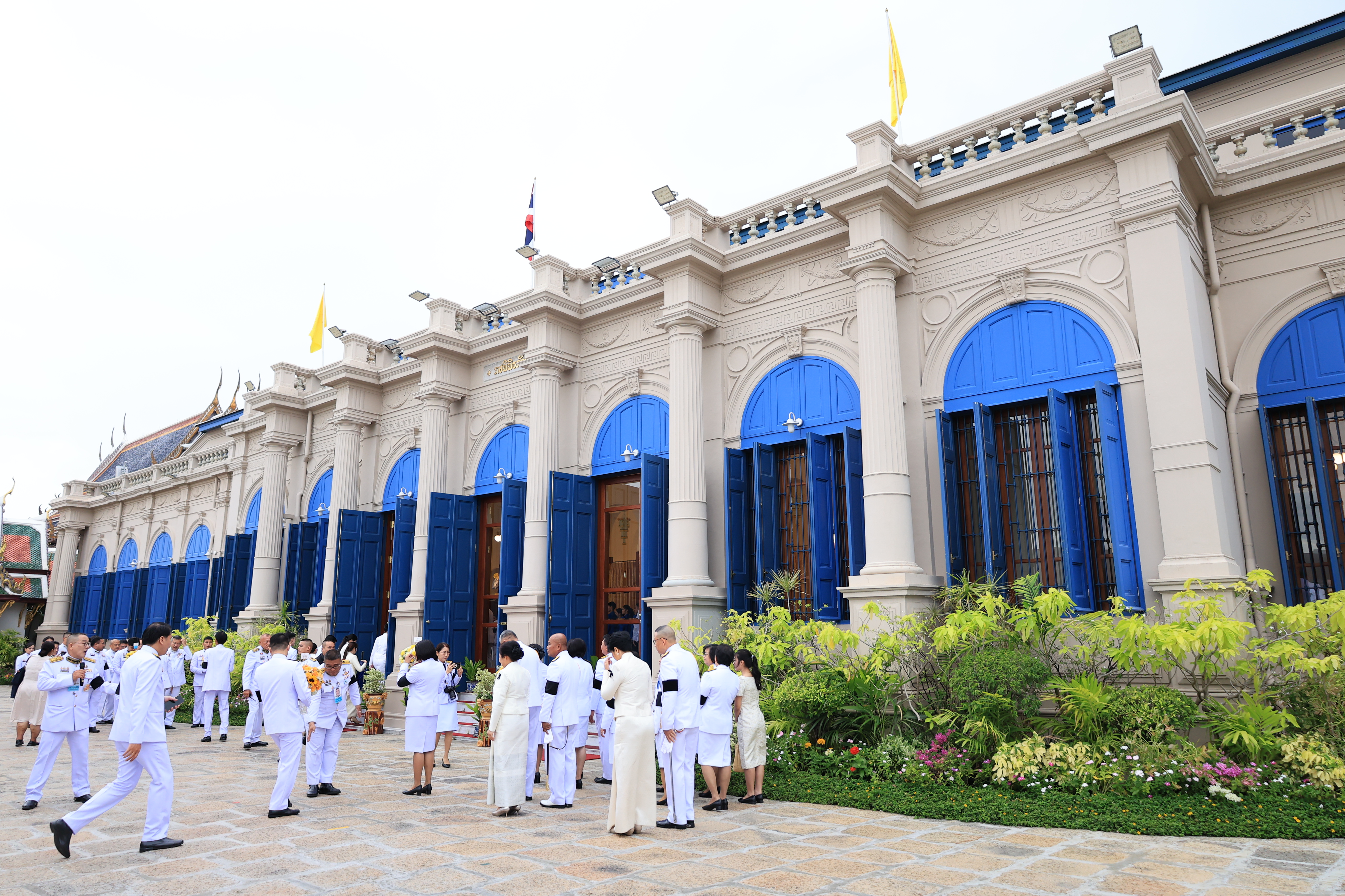 title - เลขาธิการ ส.ป.ก. ร่วมถวายแจกันดอกไม้และลงนามถวายพระพร เนื่องในโอกาสวันเฉลิมพระชนมพรรษา พระบาทสมเด็จพระปรเมนทรรามาธิบดีศรีสินทร มหาวชิราลงกรณ พระวชิรเกล้าเจ้าอยู่หัว 28 กรกฎาคม 2568